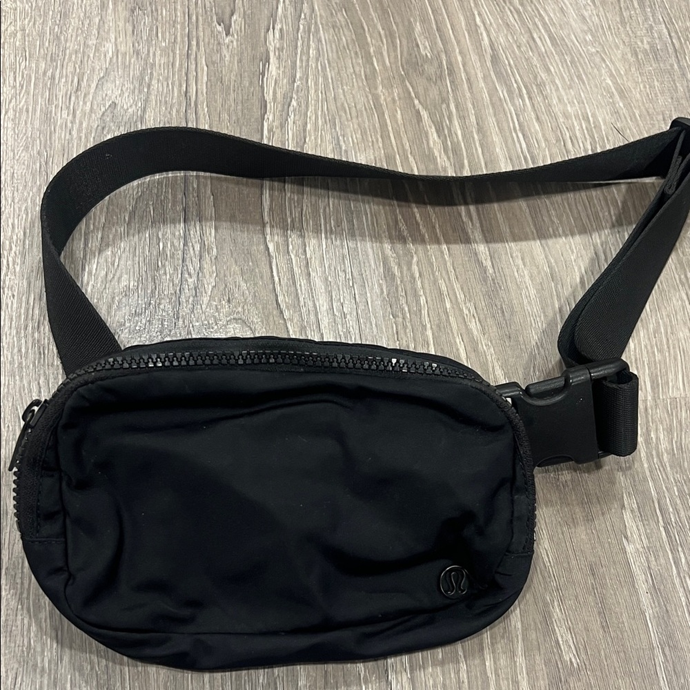 lululemon athletica Black Women’s  Belt Bag